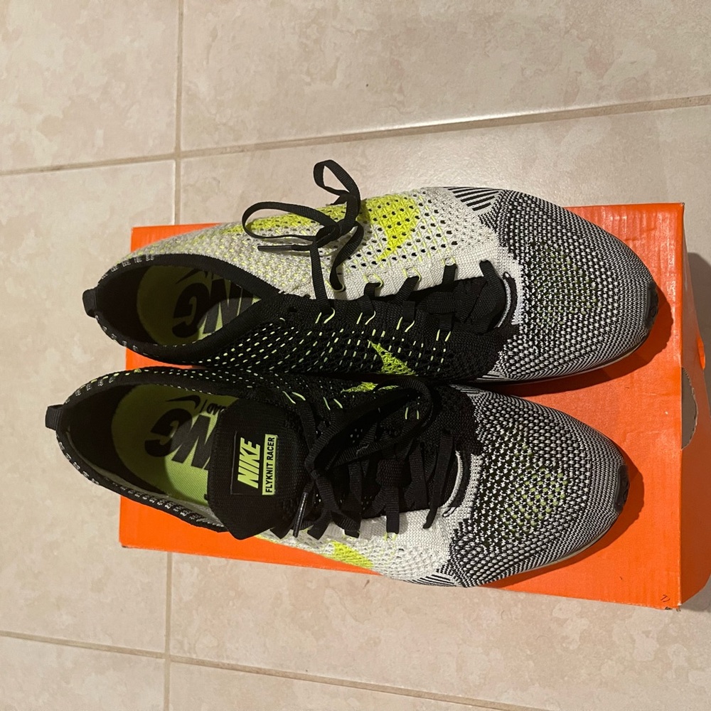 Nike Flyknit Racer - Picture 6 of 6